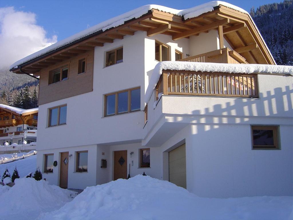 Апартаменты Haus Harbauer Нойштифт-им-Штубайталь Экстерьер фото